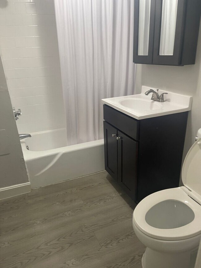 Building Photo - No Fee July Renovated Sunny Studio With Stainless kitchen Heat hw Inc No Fee Students ok.