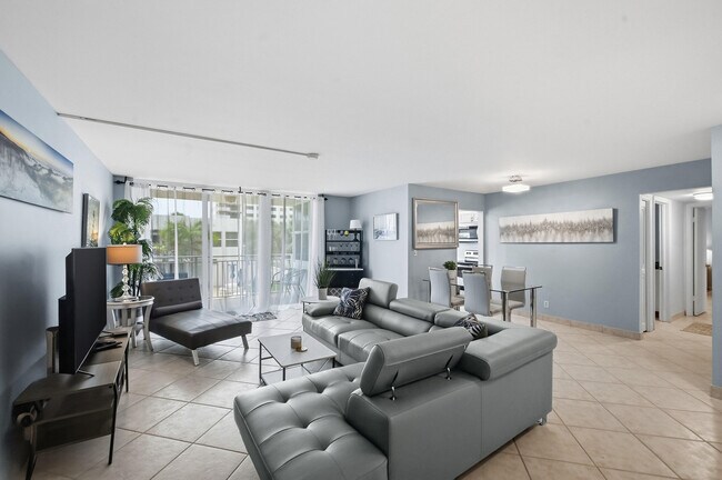 Building Photo - 5200 N Ocean Blvd