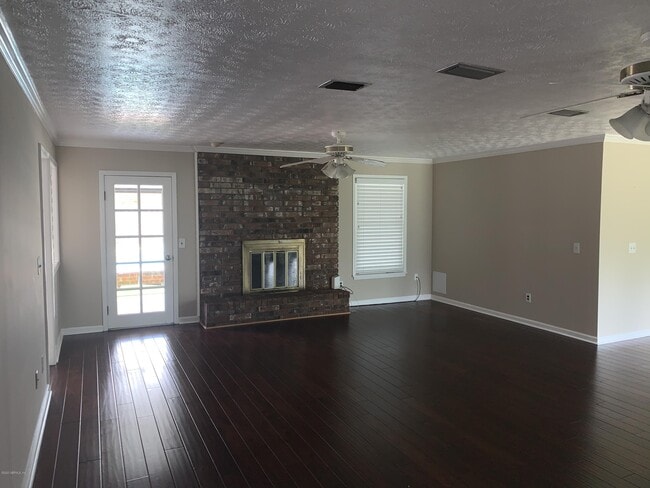 Building Photo - 321 Foxridge Rd