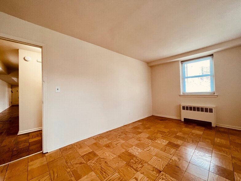 Building Photo - 242 Summit Ave