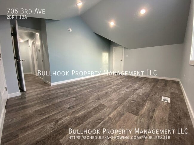 Building Photo - 706 3rd Ave