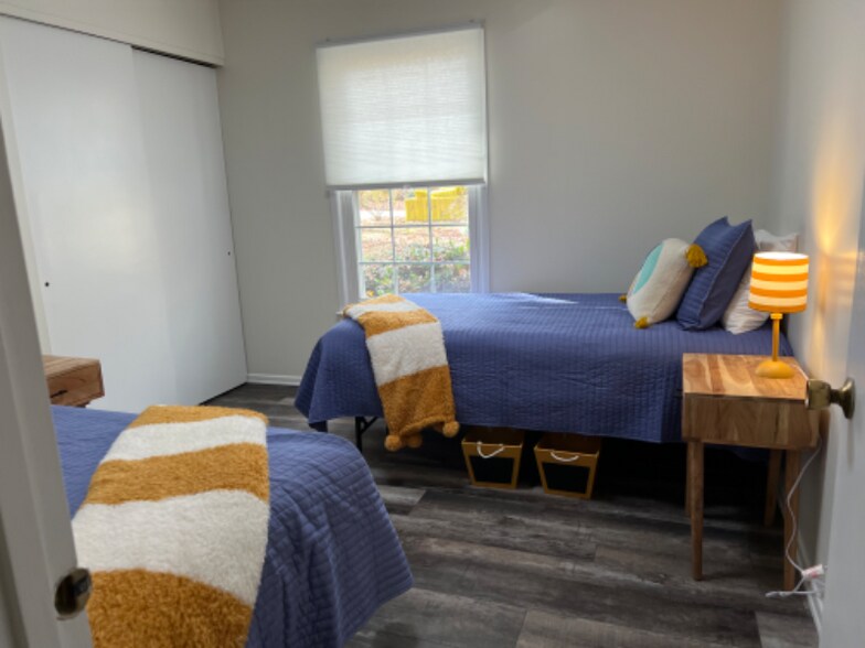 Building Photo - 201 Orange Dr