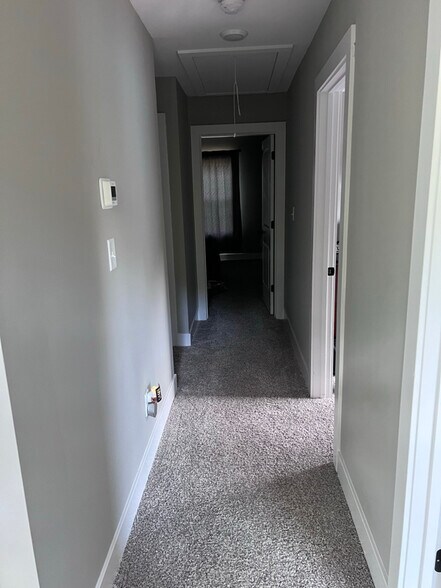 Building Photo - 414 Oak St