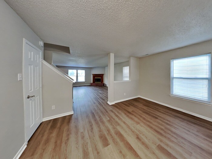 Building Photo - 9207 Wandflower Dr
