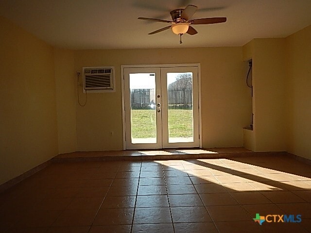Building Photo - 5011 White Rock Dr