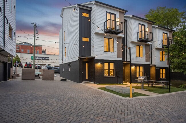 Building Photo - 766 E Argyle Ave