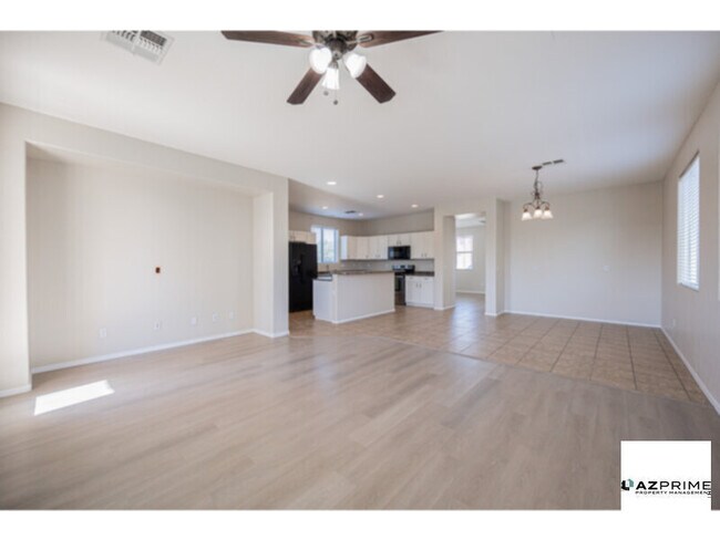 Building Photo - Experience Refined Desert Living In This E...