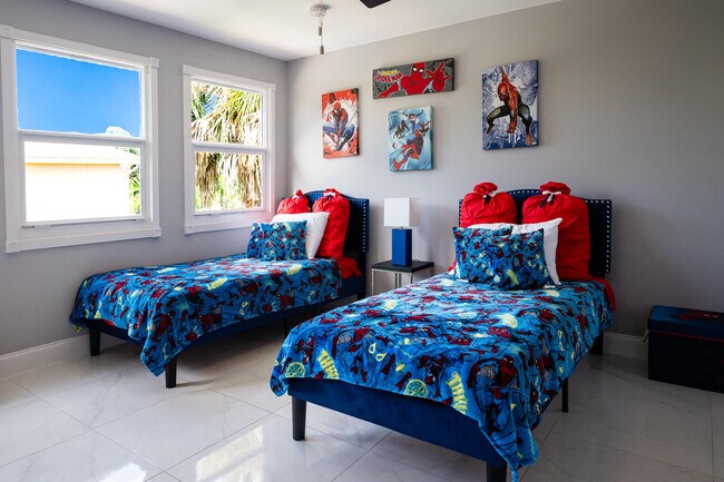 Building Photo - 5569 SE Hammock Reserve Terrace