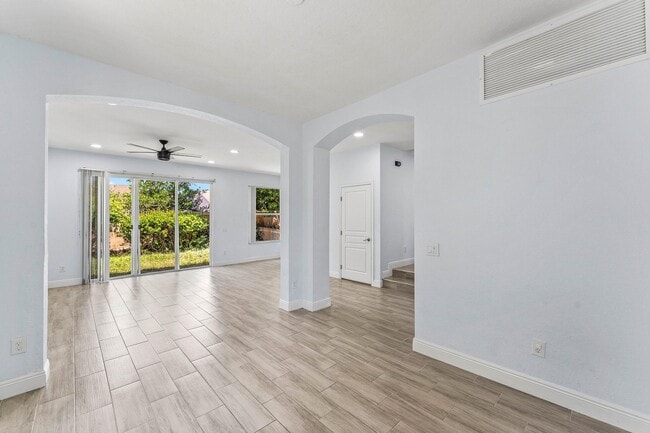 Building Photo - 5477 Queenship Ct
