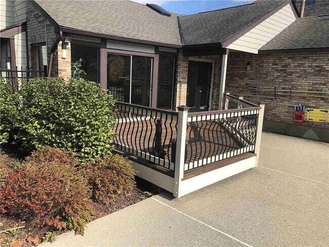 Building Photo - 18 Woodland Hills Dr