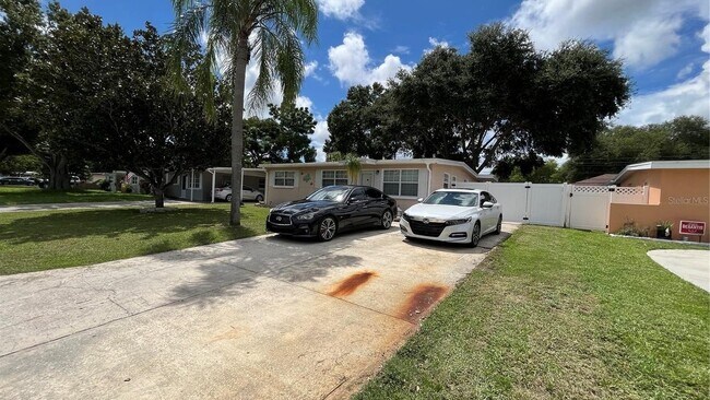 Building Photo - 9632 Groveland St