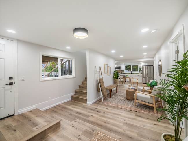 Building Photo - 1576 California Ave