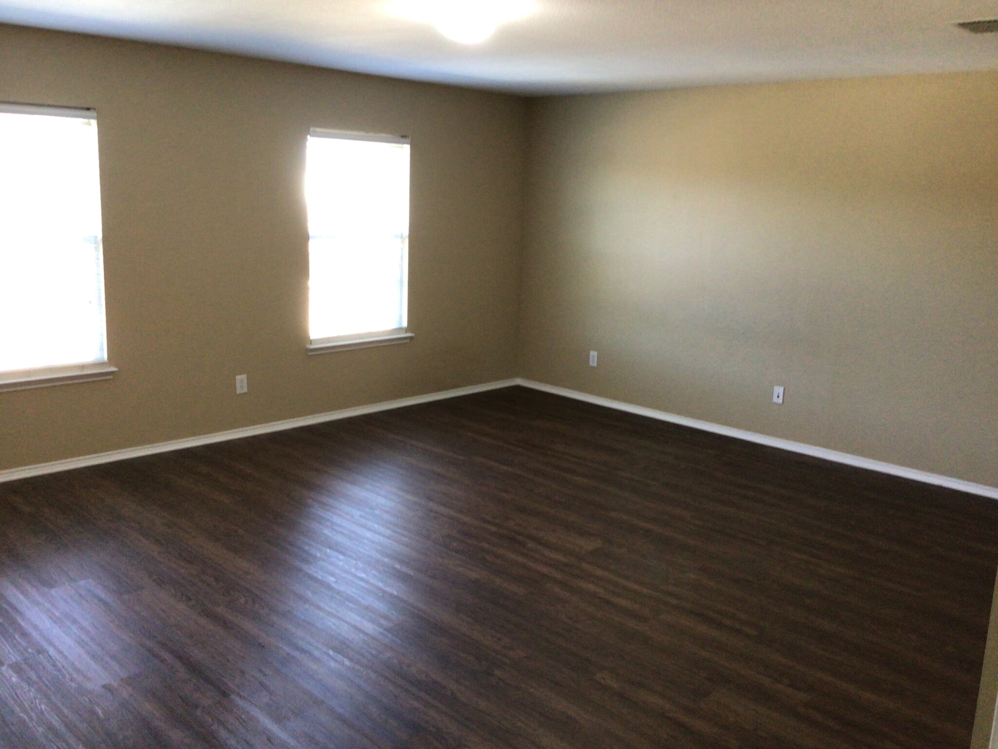 Building Photo - 1333 Gayle St