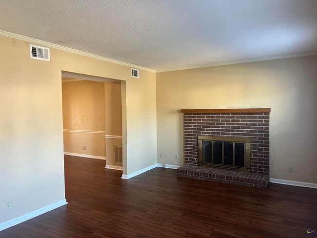 Building Photo - 117 N Springs Ct