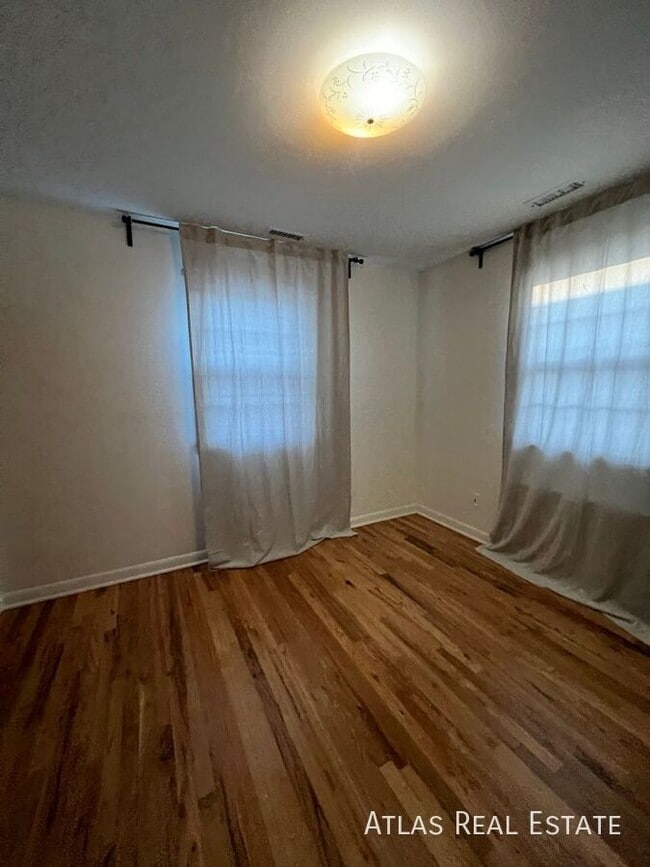 Building Photo - 5110 S Pearl St