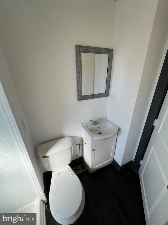 Building Photo - 438 Mitchell Ave