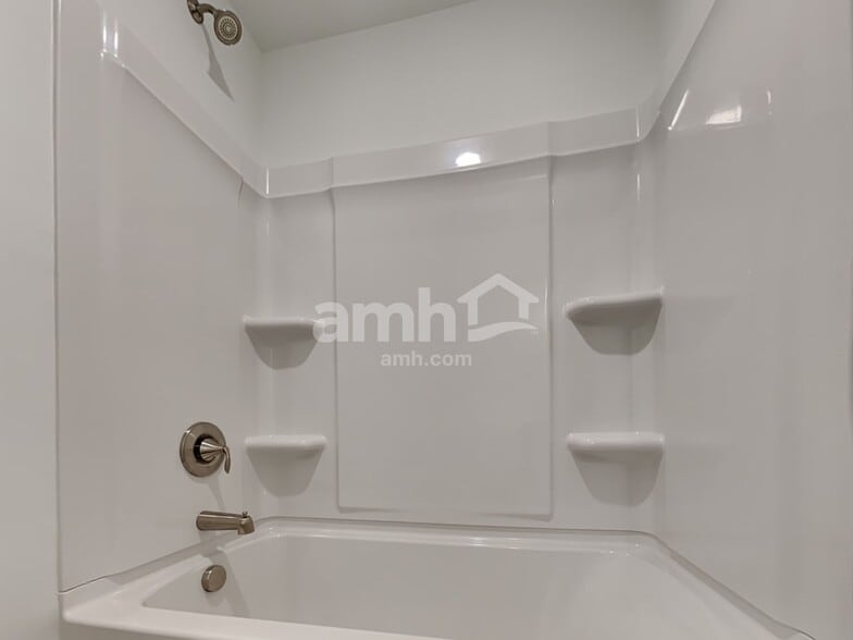 Building Photo - 622 Old Trolley Rd