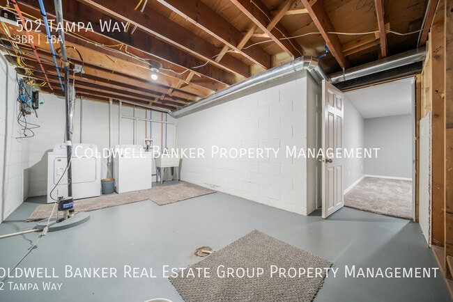 Building Photo - 502 Tampa Way