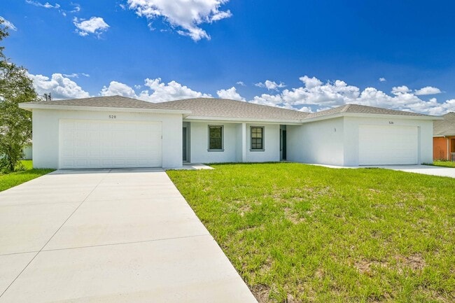 Primary Photo - ** 3 Bed / 2 Bath ~ 2 Car Garage ~ New Con...