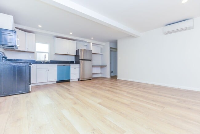 Building Photo - 1855 Euclid Street Residences