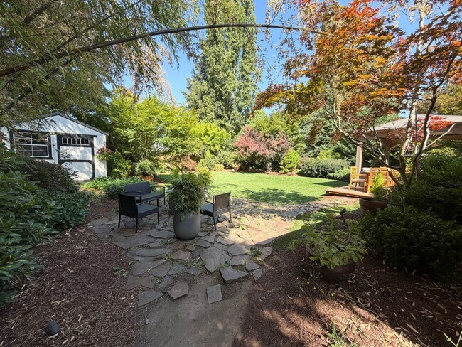 Building Photo - Beautifully landscaped Fall City gem  with a private backyard oasis!