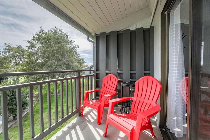 Building Photo - 158 Kern St