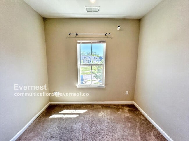 Building Photo - 3934 Grove Point Dr
