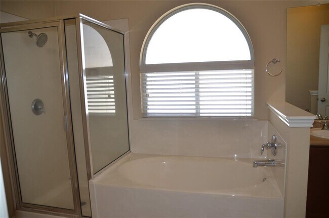 Building Photo - 218 Baldwin St