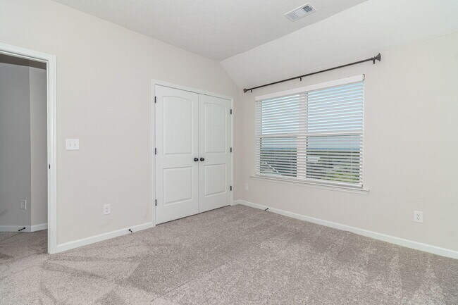 Building Photo - 4831 Fairmont Dr