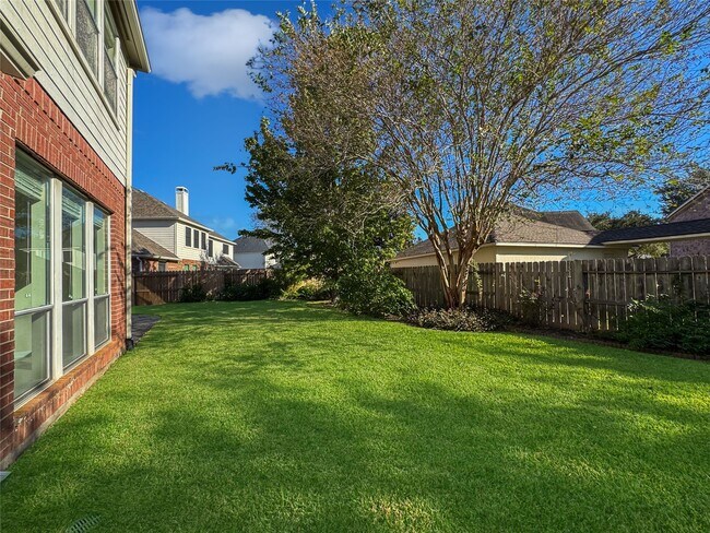 Building Photo - 2227 Clawson Falls Dr