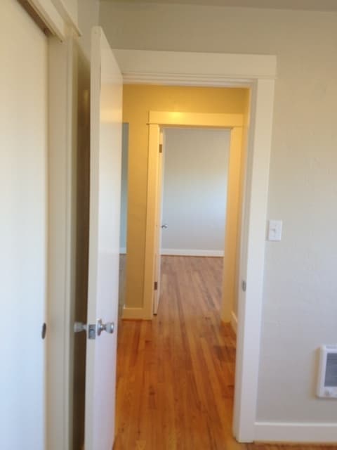 Building Photo - Remodeled Spacious University Park Portsmo...