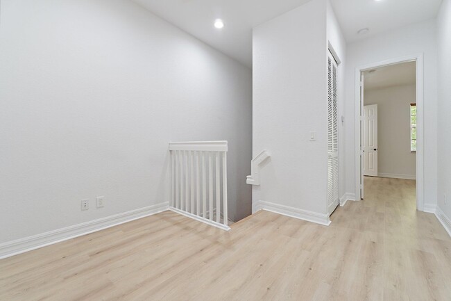 Building Photo - 150 Lismore Ln