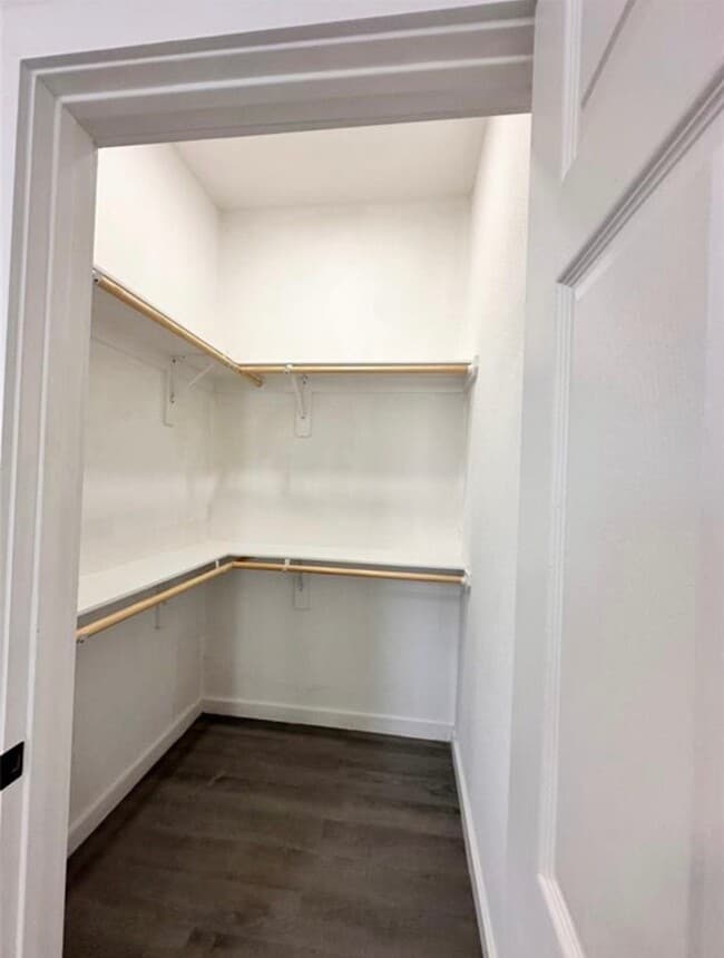 Building Photo - 328 Clearwater St