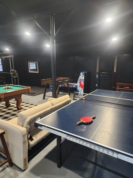 Building Photo - 3780 Highland Tpke