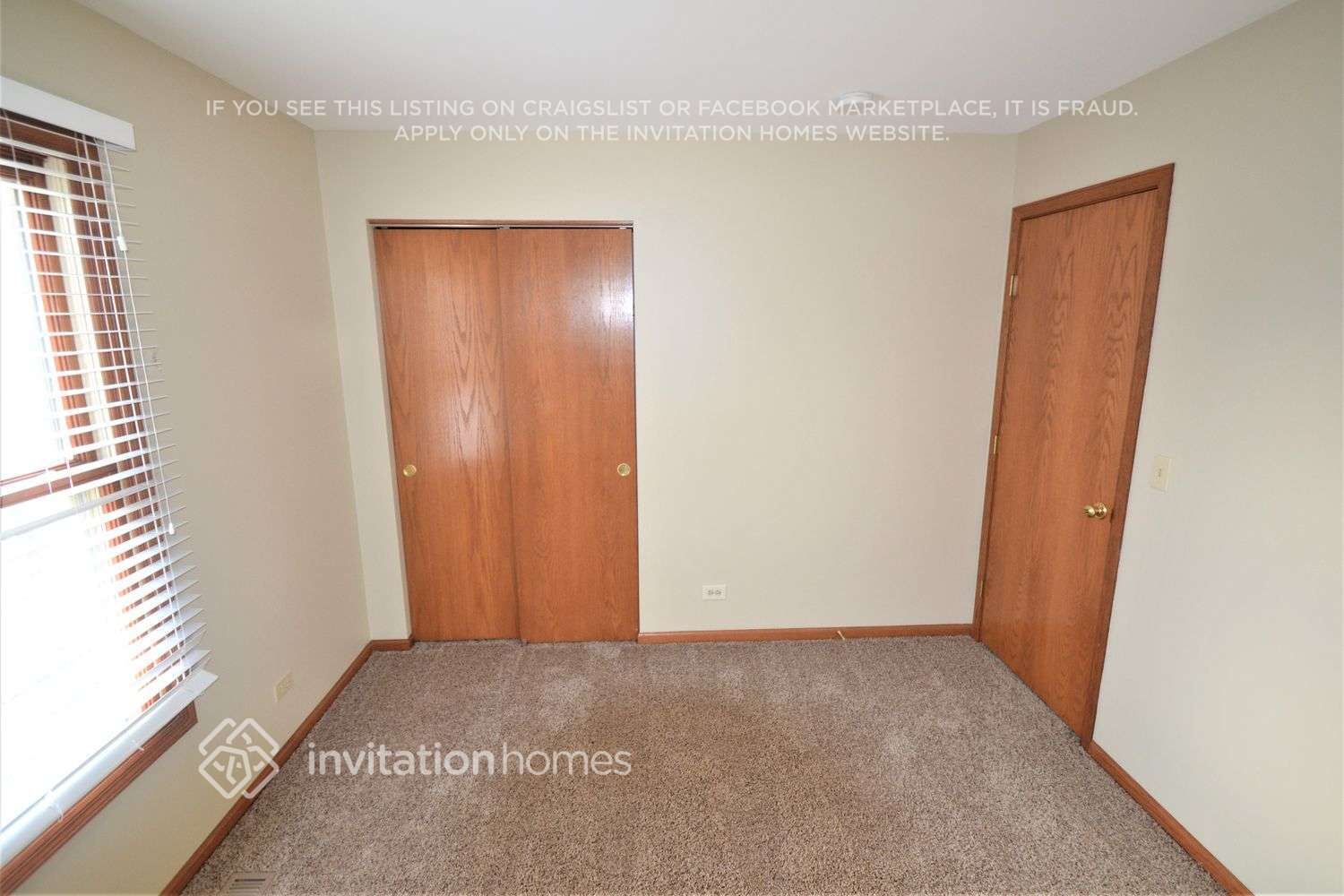 Building Photo - 1445 Woodscreek Cir