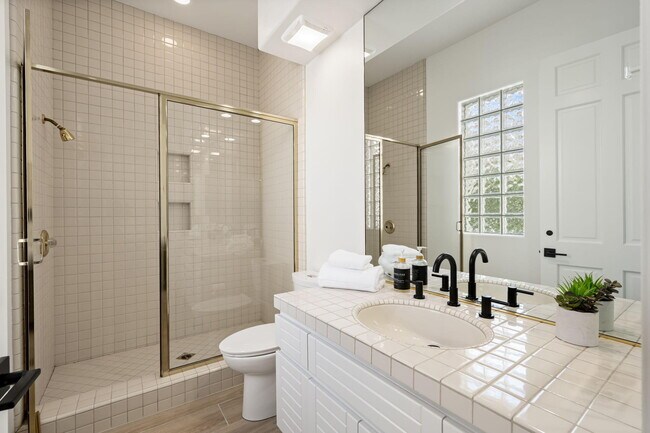 Building Photo - 75070 Muirfield Ct