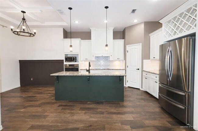 Building Photo - 5305 Ginko Dr