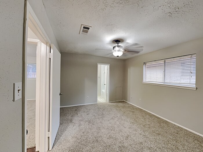 Building Photo - 4315 Sloangate Dr