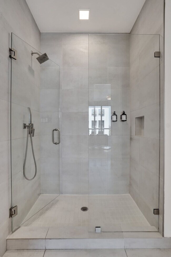 Building Photo - 1220 17th St