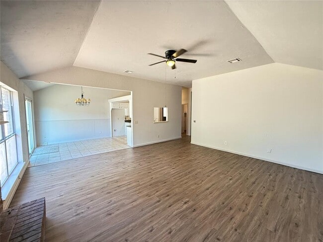 Building Photo - 528 NW 172nd Pl