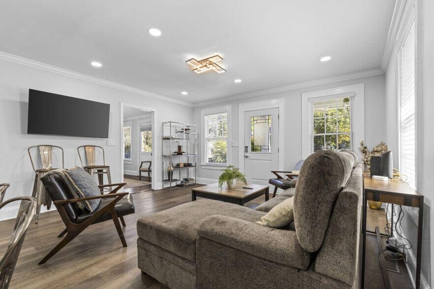 Primary Photo - 822 Parkwood Ave