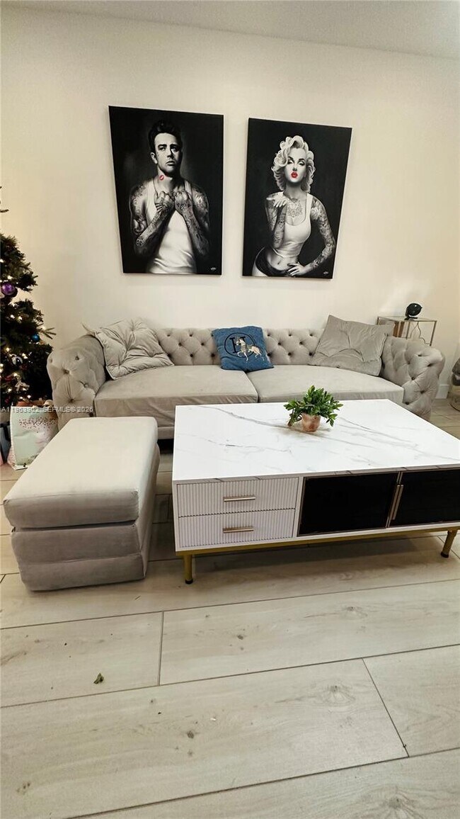 Building Photo - 1668 SW 20th St