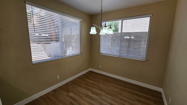 Building Photo - ADORABLE HOME IN SUMMERLIN!!!