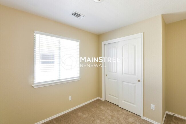 Building Photo - 4 Bedroom Pet-Friendly Home in Converse, T...