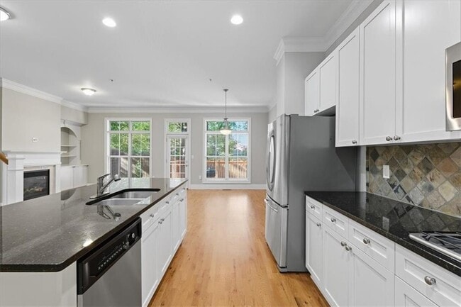 Building Photo - 1664 Mosaic Way