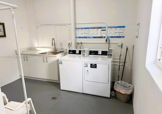 Building Photo - 1818 Rodman St