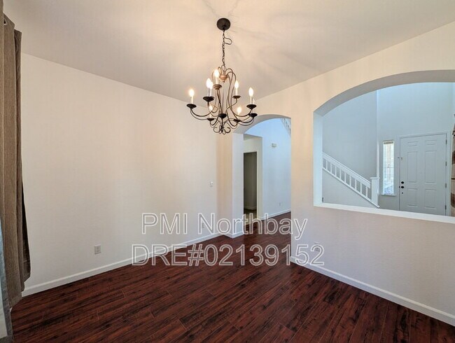 Building Photo - 564 Primitivo Ct