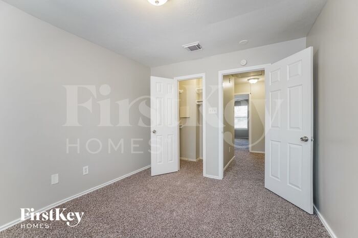 Building Photo - 5211 Timber Quail Dr