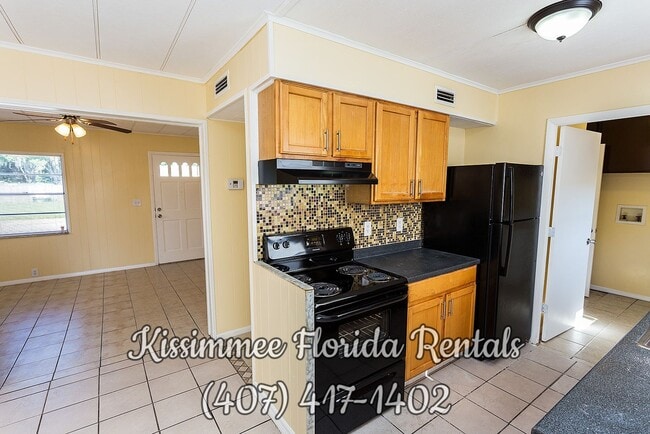 Building Photo - A beautiful and spacious 3 bedroom and 1 full  bathroom house in the heart of Kissimmee