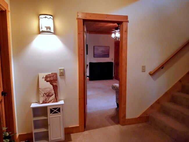 Building Photo - 386 Arbor Dr